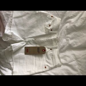 White levi jean shorts